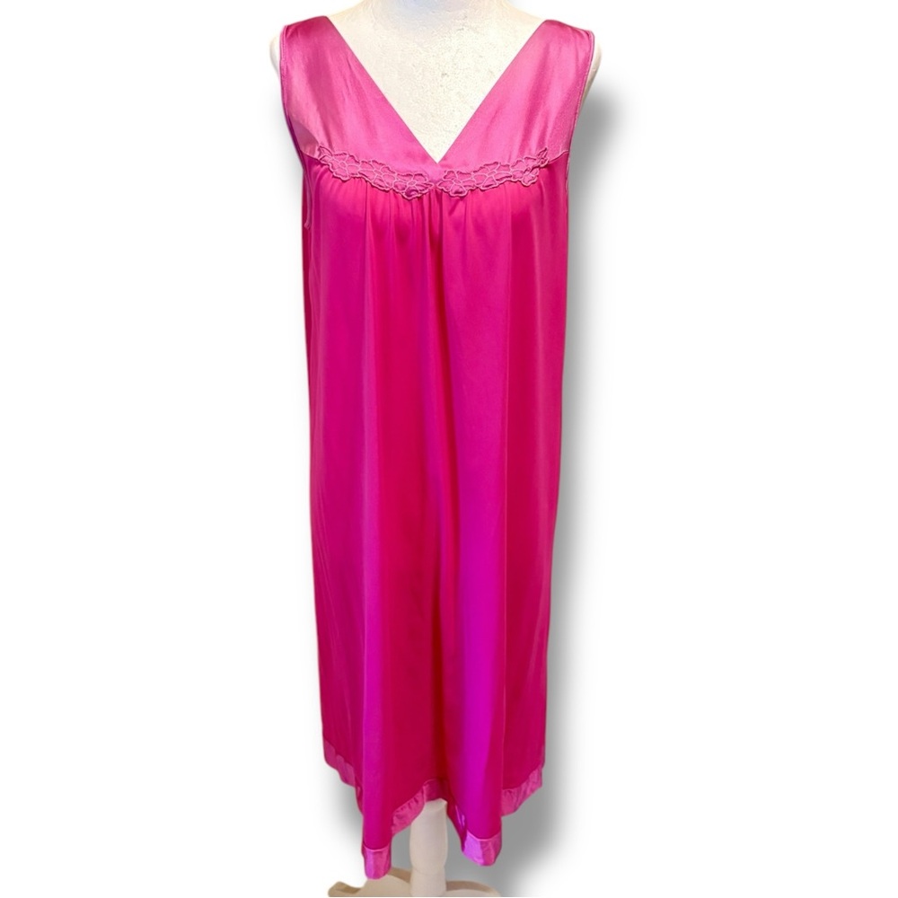 Vintage Vanity Fair Sz M Pink Nightgown Sleeveless Nylon Slip Dress USA